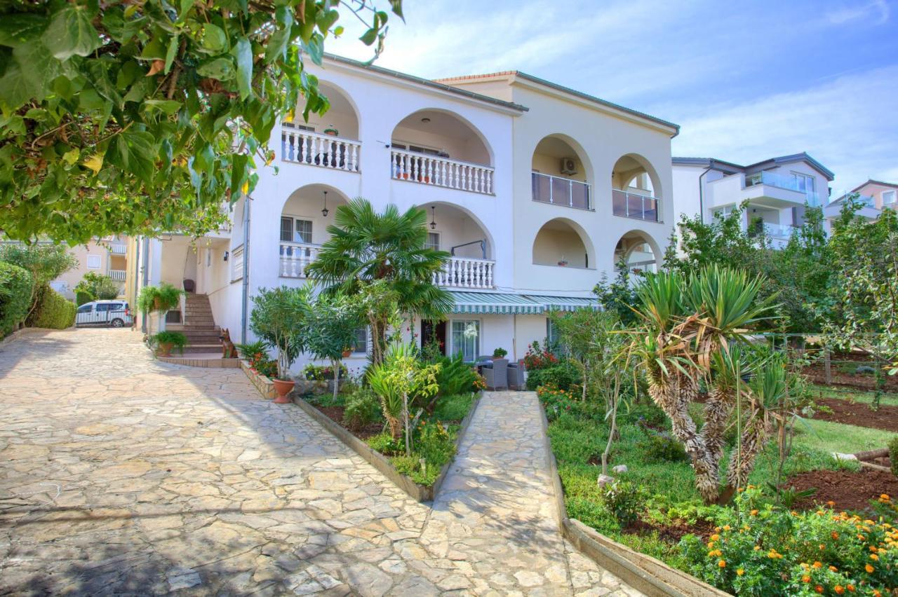 Apartmani Mara Matic Malinska Exterior photo